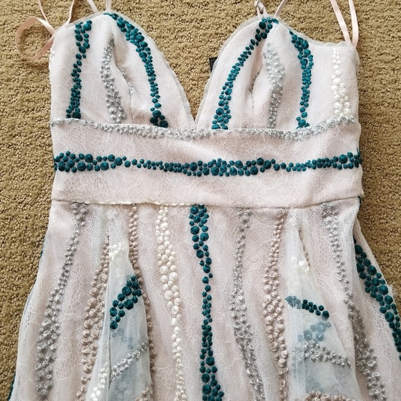 *SOLD* NWT Bcbgmaxazria Liliana Tulle Maxi Dress - Picture 5 of 7